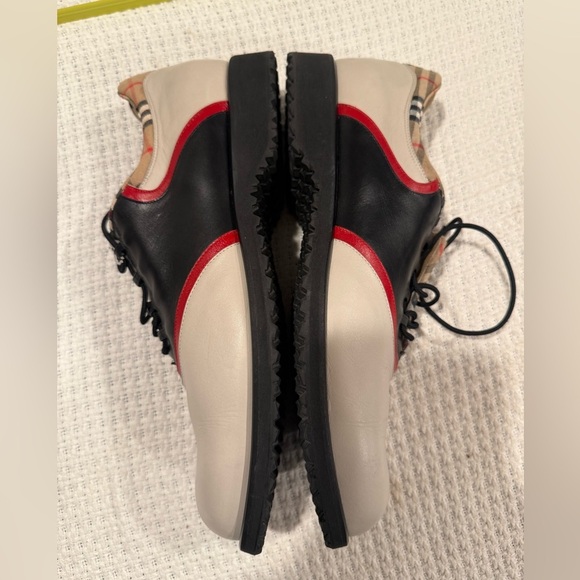 Burberry mens saddle leather golf shoes red and cream color - Picture 5 of 13